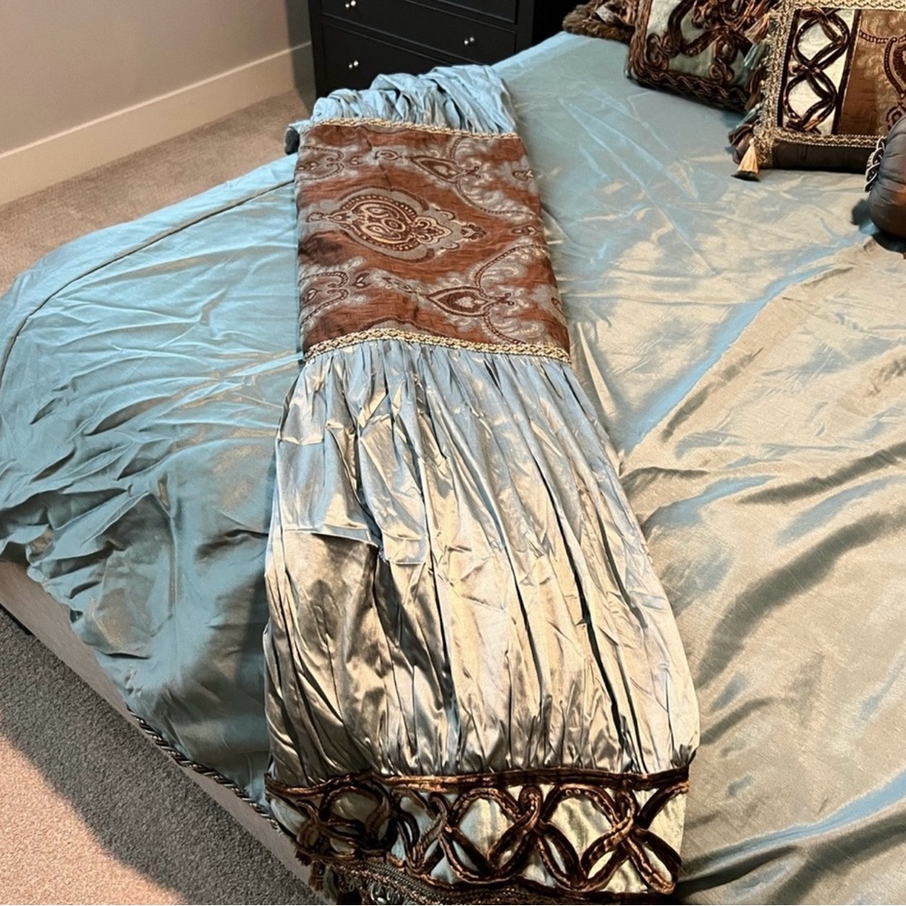 Dian Austin Bedding throw